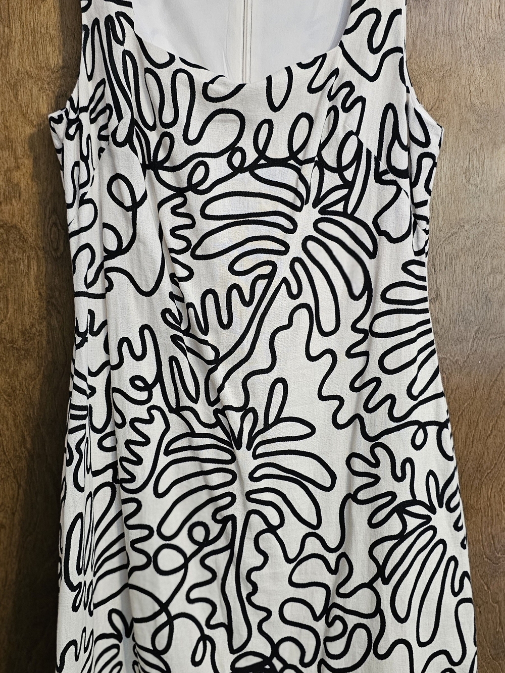 Sleeveless Black & White Abstract Print Dress